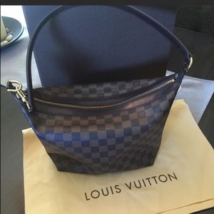 LOUIS VUITTON ILOVO PM SHOULDER BAG.